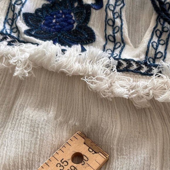 Nu Construction Boho Embroidered White and Blue Blouse Size Small - Picture 9 of 11